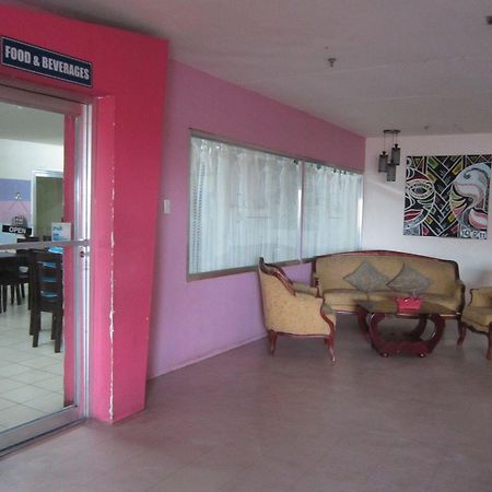 Middle Town Inn Bacolod Ngoại thất bức ảnh